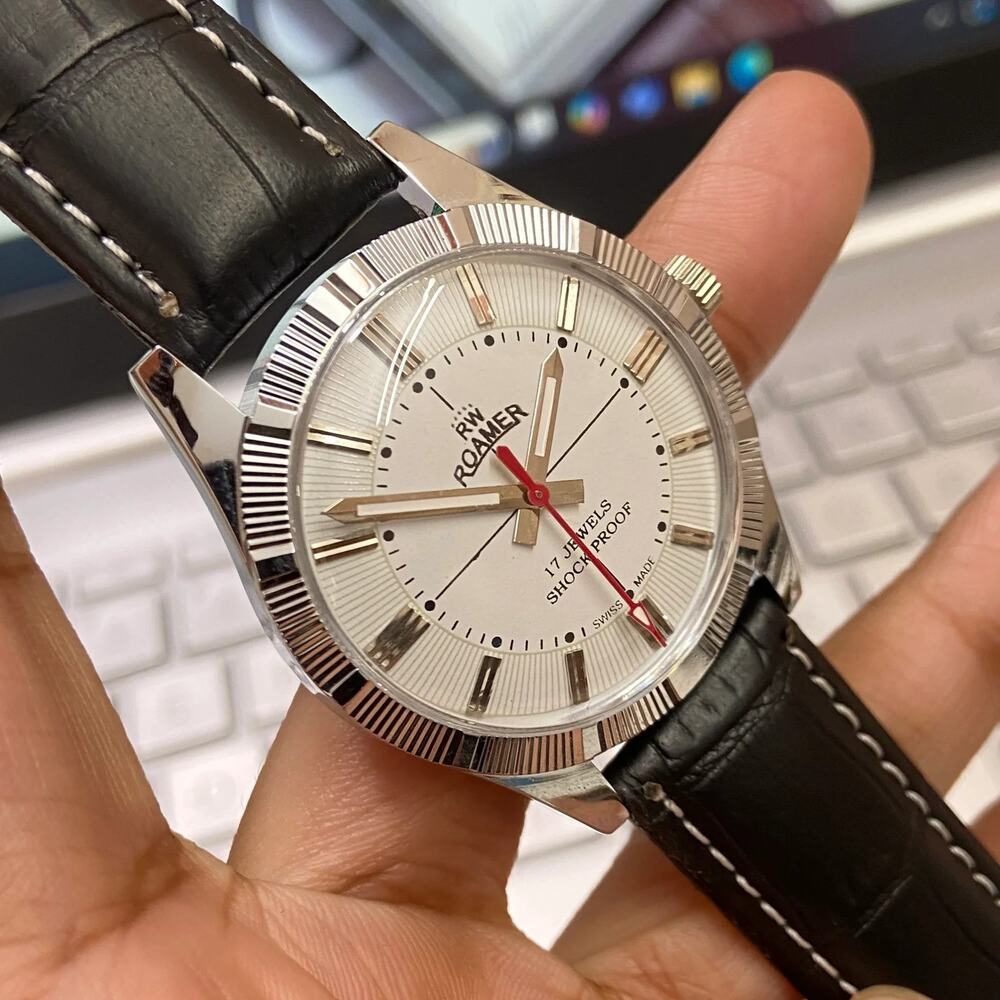Vintage 1975 Roamer Manual Mens Silver Watch W/Leather Strap & White accents - Picture 2 of 6